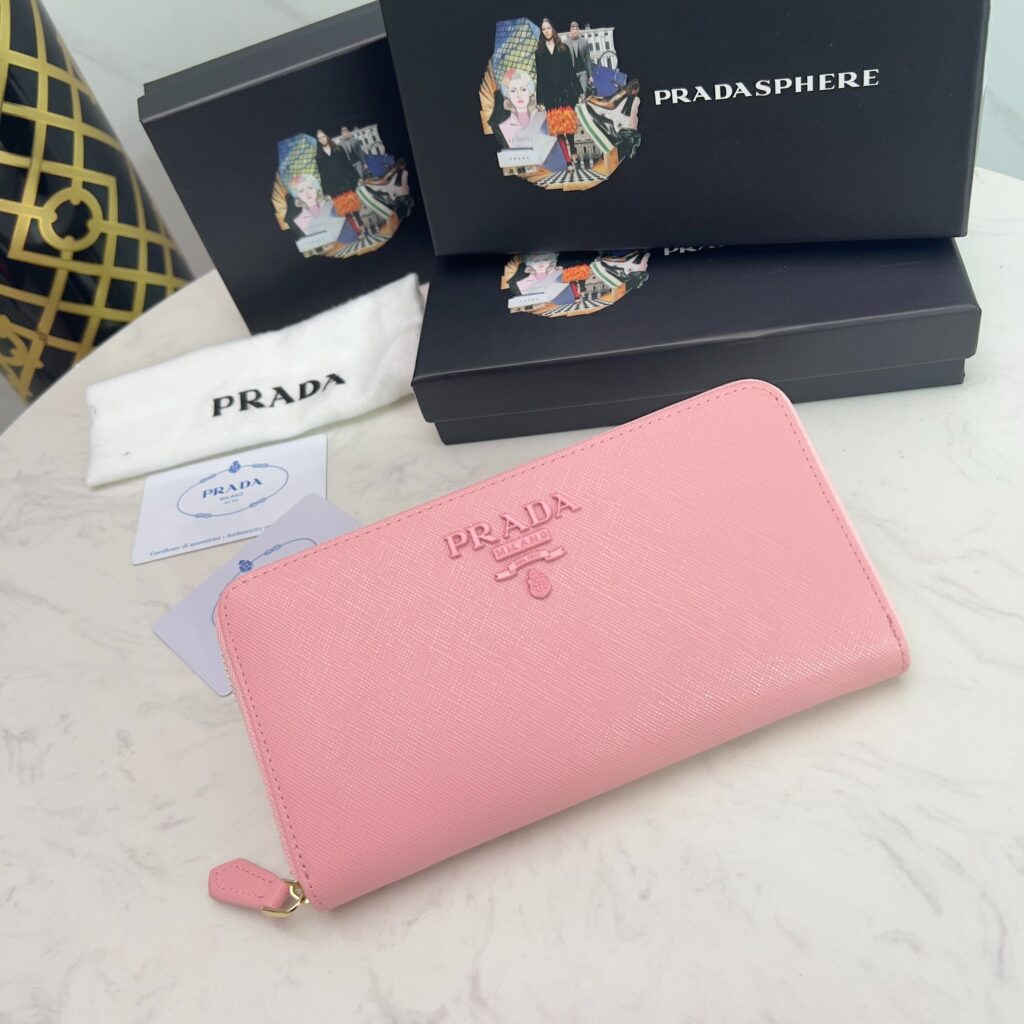 プラダ「PRADA」サフィアーノレザー 財布