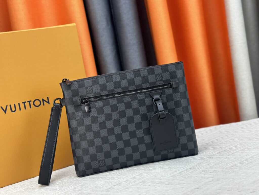 ルイ・ヴィトン「Louis Vuitton」テイクオフ･ポーチ