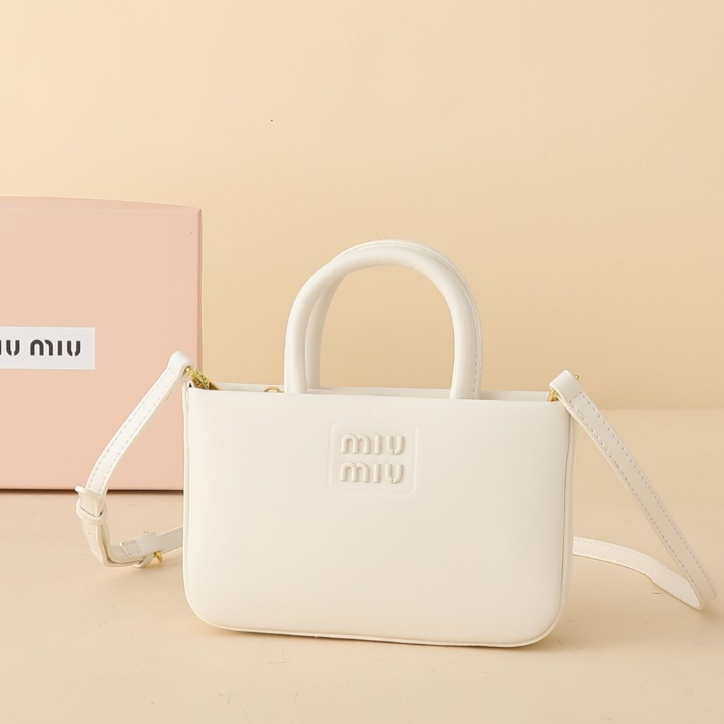 ミュウミュウ アルカディ トップハンドルバッグ「Arcadie Bag」