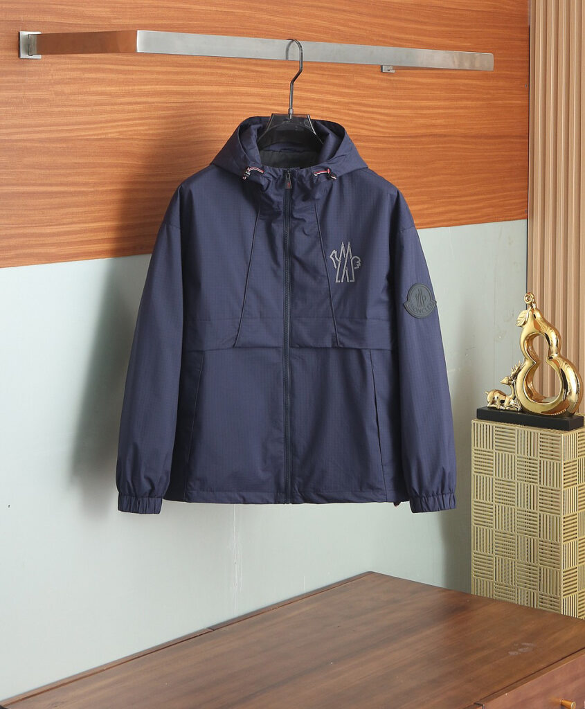 モンクレール「Moncler」秋のフード付きジャケット