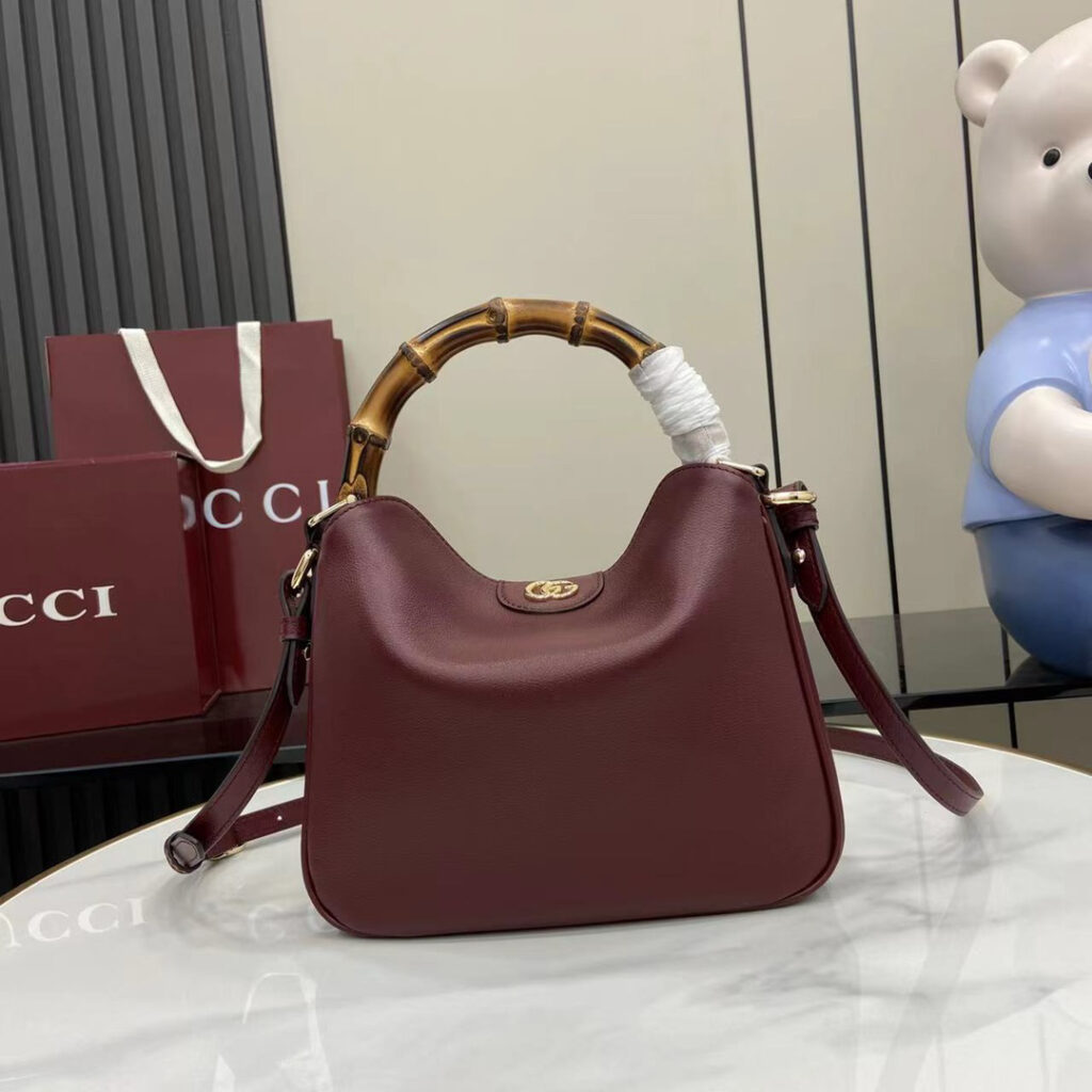 グッチ〔ダイアナ〕ミディアム ショルダーバッグ「Diana Bag」