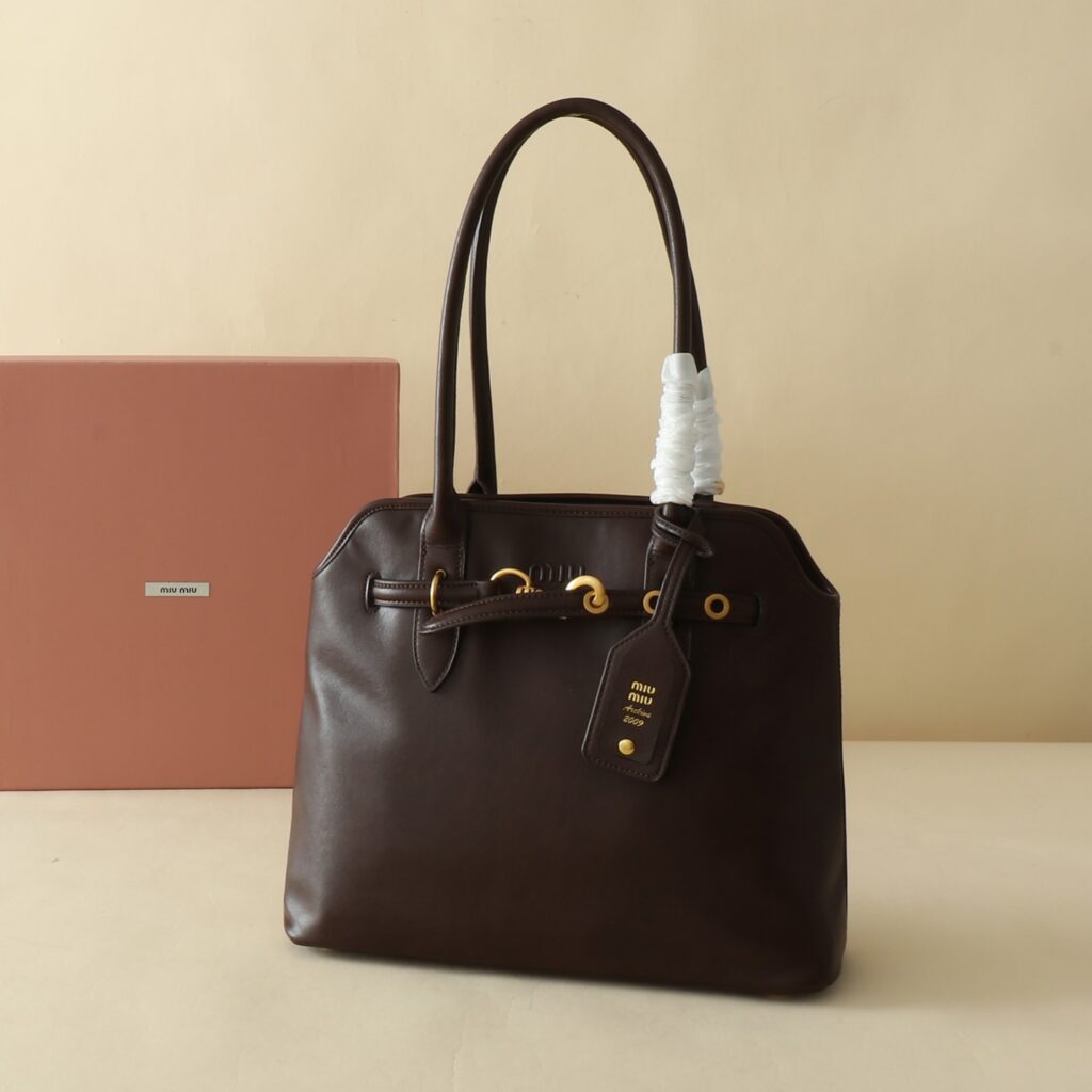 ミュウミュウ アバンチュール ナッパレザー トップハンドルバッグ「Aventure Bag」