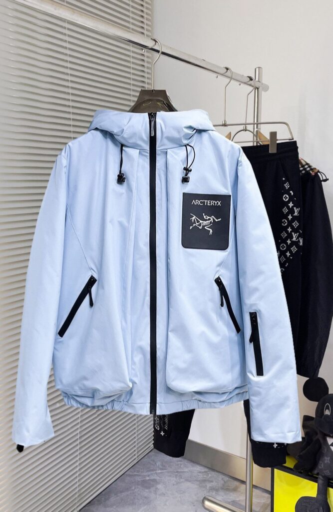 アークテリクス「ARC'TERYX」カラーブロック ダウンジャケット