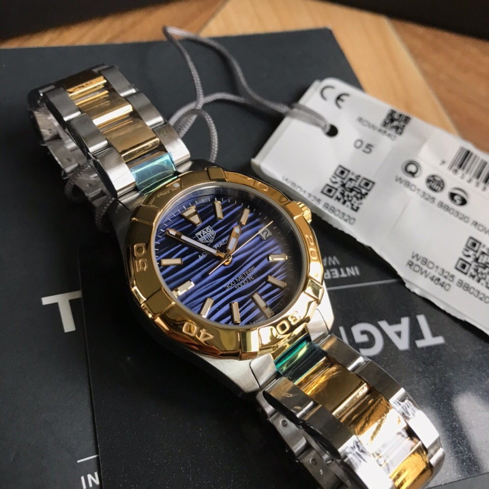 タグ・ホイヤー「TAG Heuer」アクアレーサー レディース クォーツ 腕時計32mm