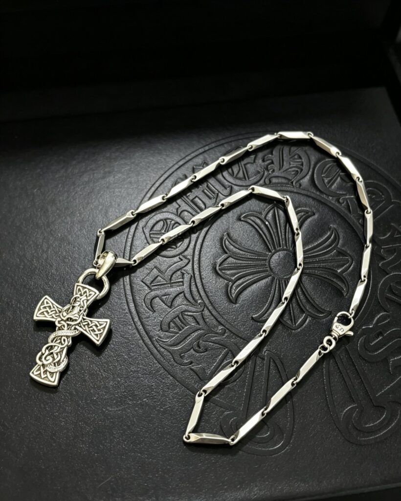 クロムハーツ「Chrome Hearts」チャームペンダント 2026