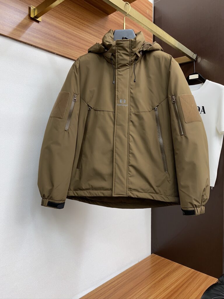 バレンシアガ「Balenciaga」‌秋冬 パッチワーク サッカーダウンジャ