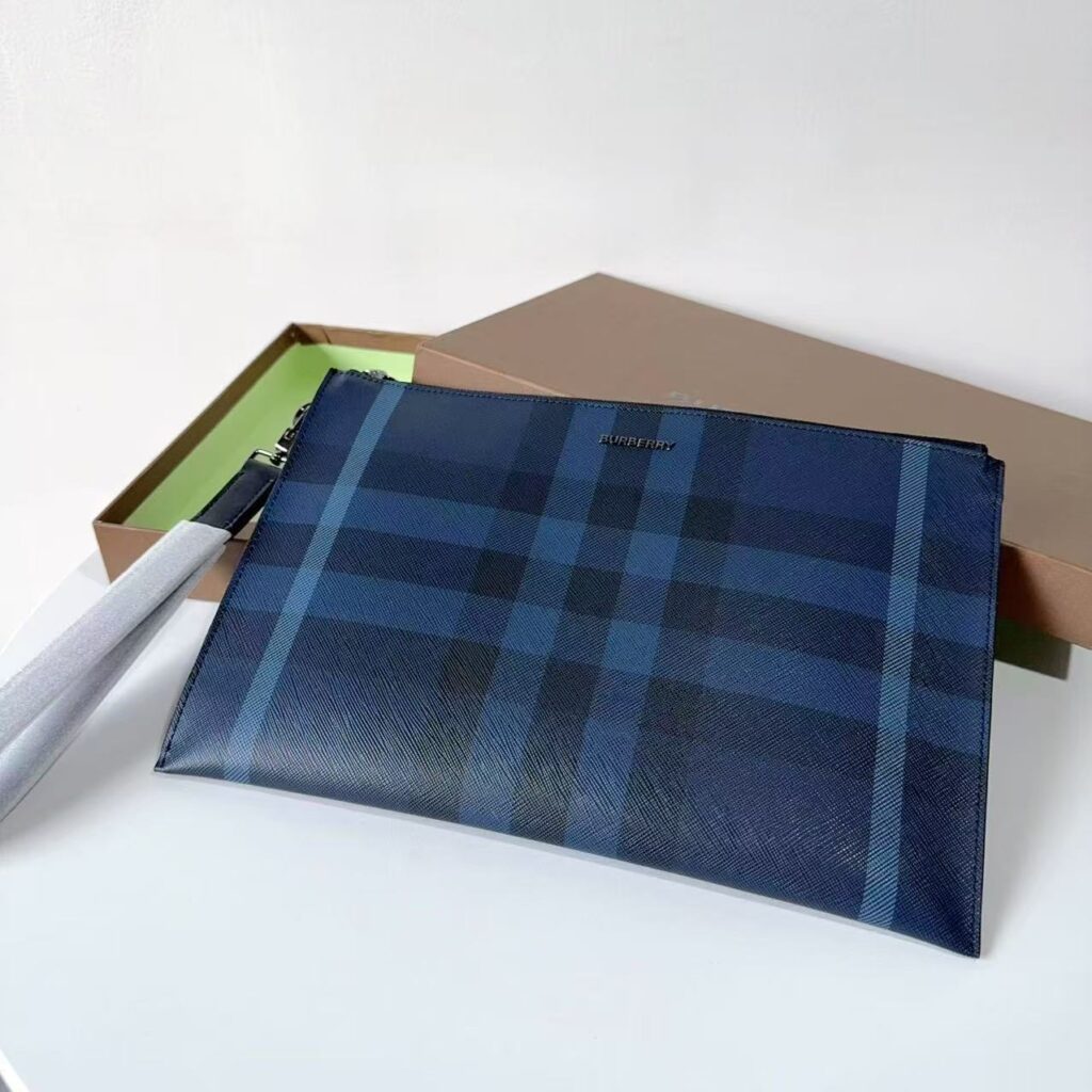 バーバリー「Burberry」チェック ジップ ポシェット