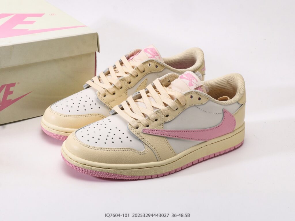 【日本未発売モデル】Travis Scott x Air Jordan 1 Retro Low OG SP スニーカー「Nike コラボモデル」