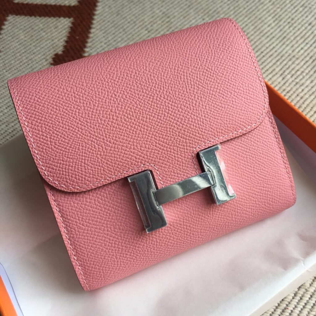 【希少入荷】エルメス Constance Compact 二つ折り短財布「携帯便利」