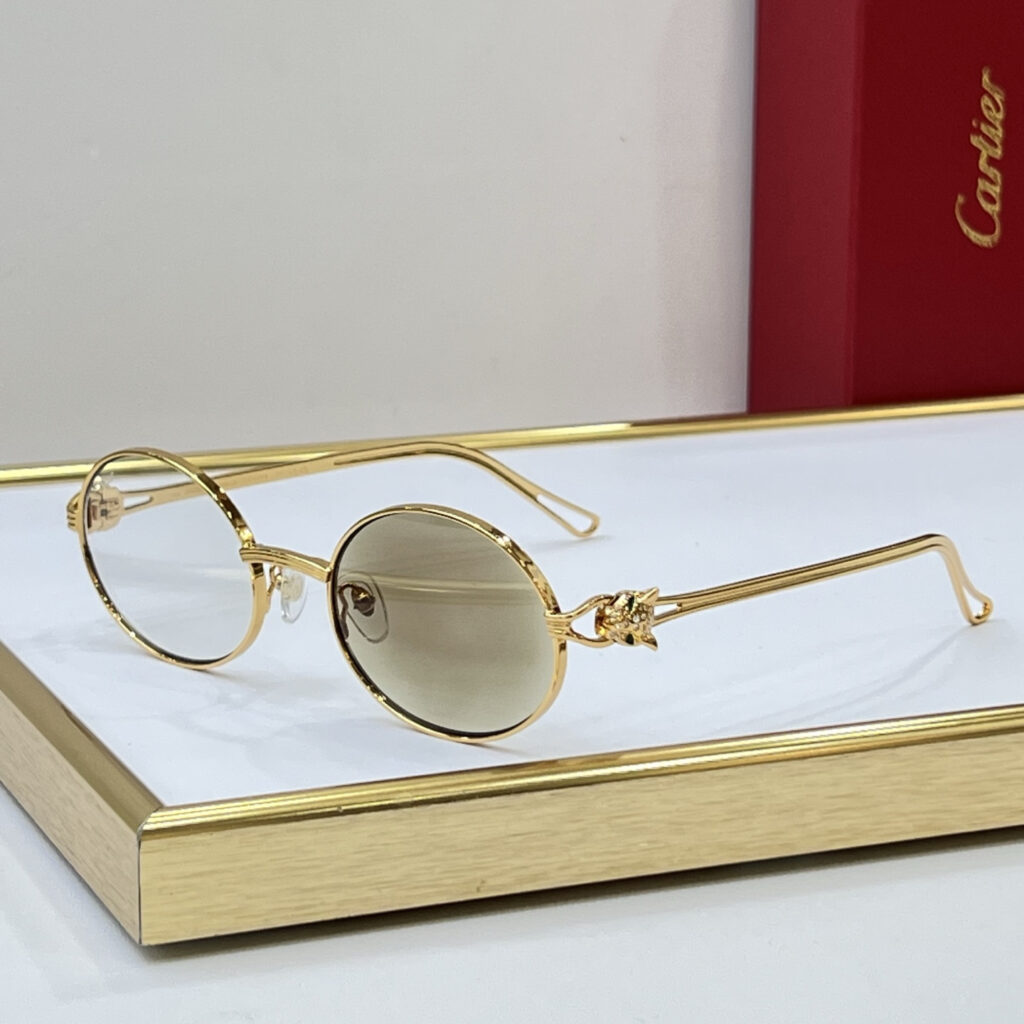 【高級品入庫】Cartier クラシカル貴族風サングラス「上質フレーム」