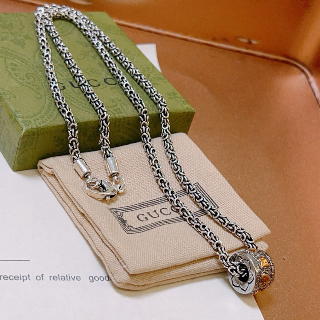 グッチ「Gucci」Anger Forest シルバーネックレス