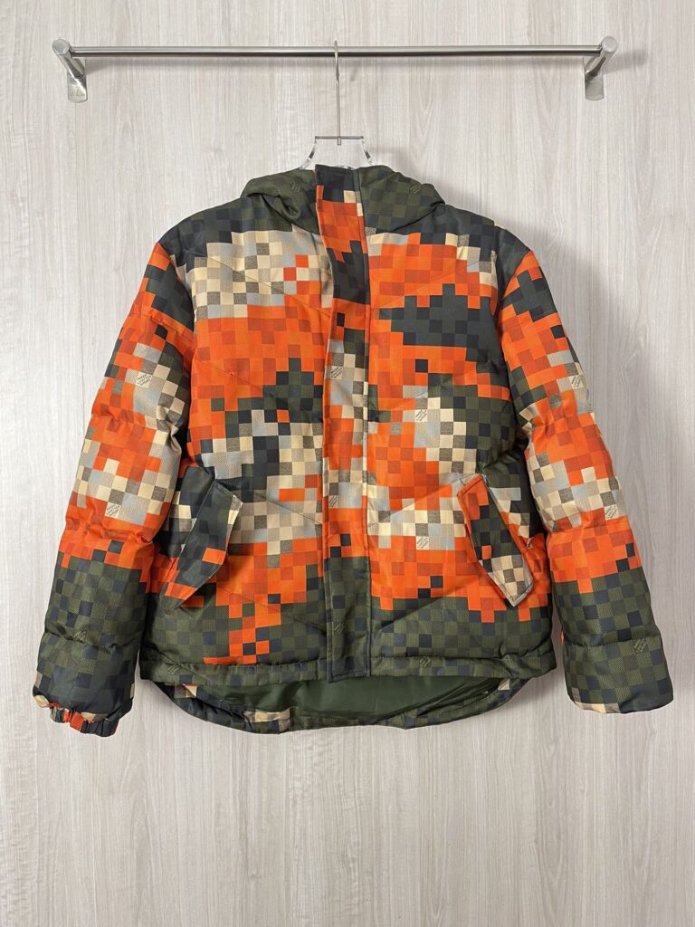 ルイ・ヴィトン「Louis Vuitton」MOSAIC MONOGRAM ダウンジャケット