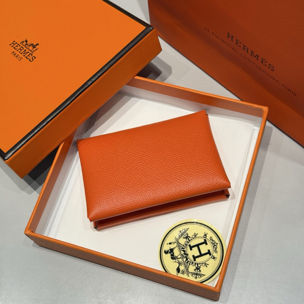 【限定新入荷】エルメス Calvi Duo 二層仕様カードケース「薄型収納」