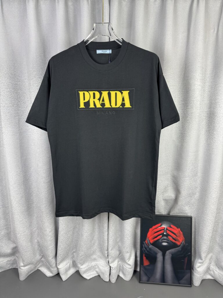 プラダ「Prada」 2026年春夏 コレクション Tシャツ