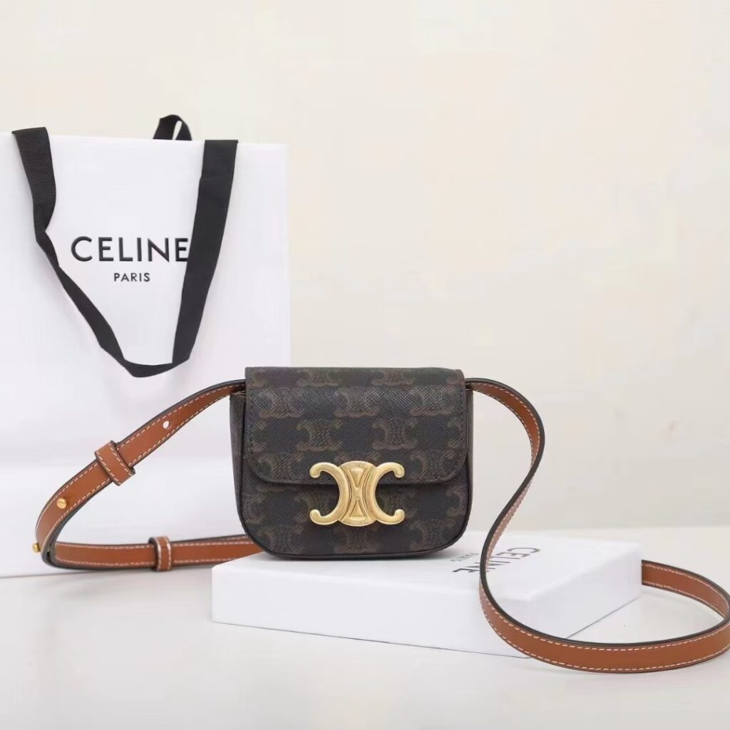 セリーヌ「Celine」TRIOMPHE CANVAS クラシック クロスボディバッグ