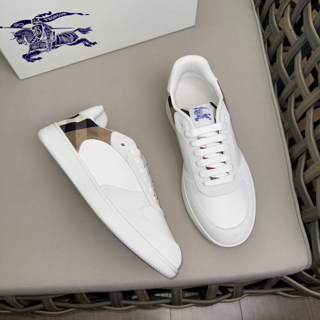 バーバリー チェック テラス スニーカー「Terrace Sneakers」