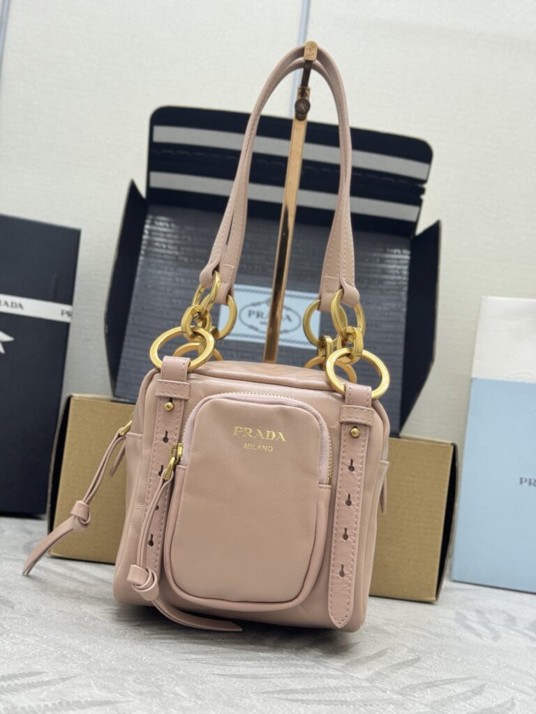 プラダ「Prada」オイルドレザー ミニトートバッグ