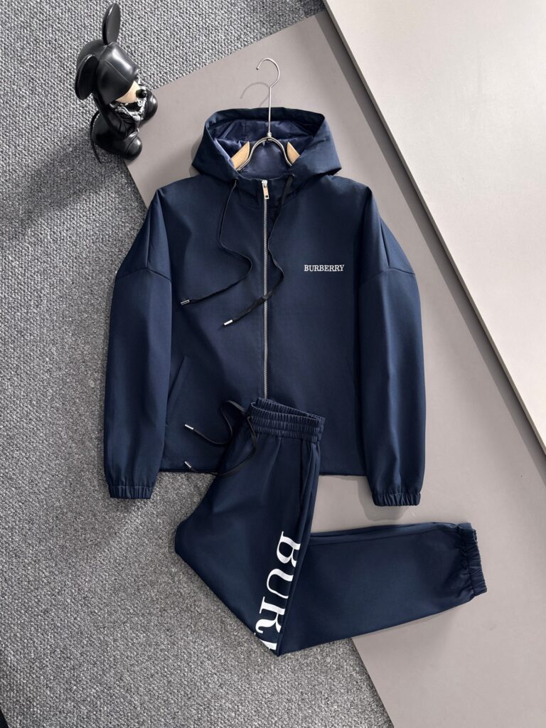 バーバリー「Burberry」秋冬 メンズカジュアルスポーツセット