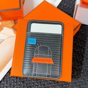 【限定新入荷】エルメス Cheval MagSafe 本革カードケース「12 シリーズ以降全 iPhone 対応」