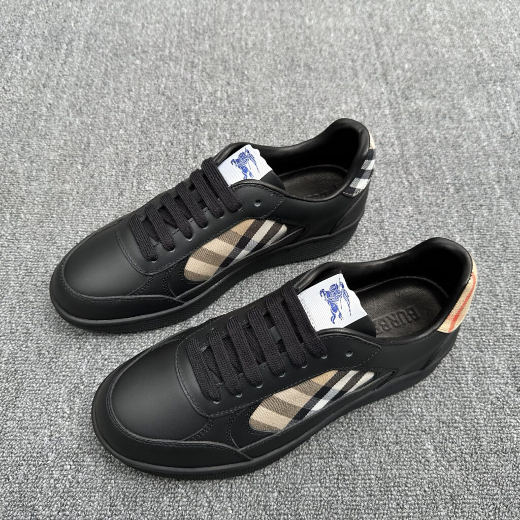 バーバリー レザー&チェック テラススニーカー「Leather and Check Terrace Sneakers」