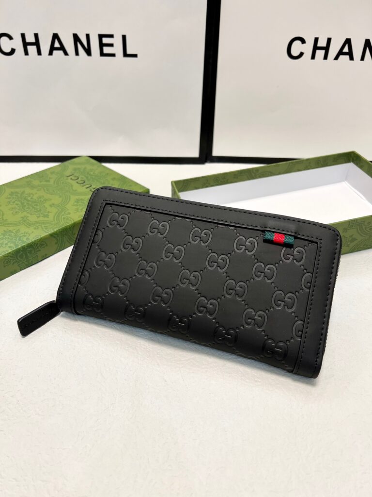 グッチ「Gucci」シグネチャー レザー ウェブ ジップアラウンドウォレット