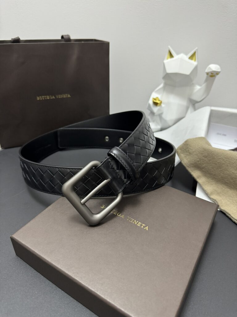 【ブランド品入庫】Bottega Veneta 上質素材ラグジュアリーベルト「全長約 100cm」