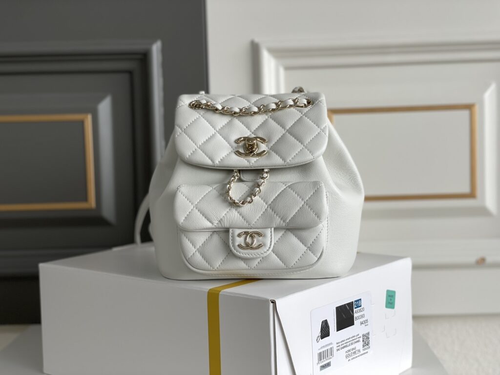 シャネル「Chanel」DUMA チェーンショルダーバッグ スモール レザー