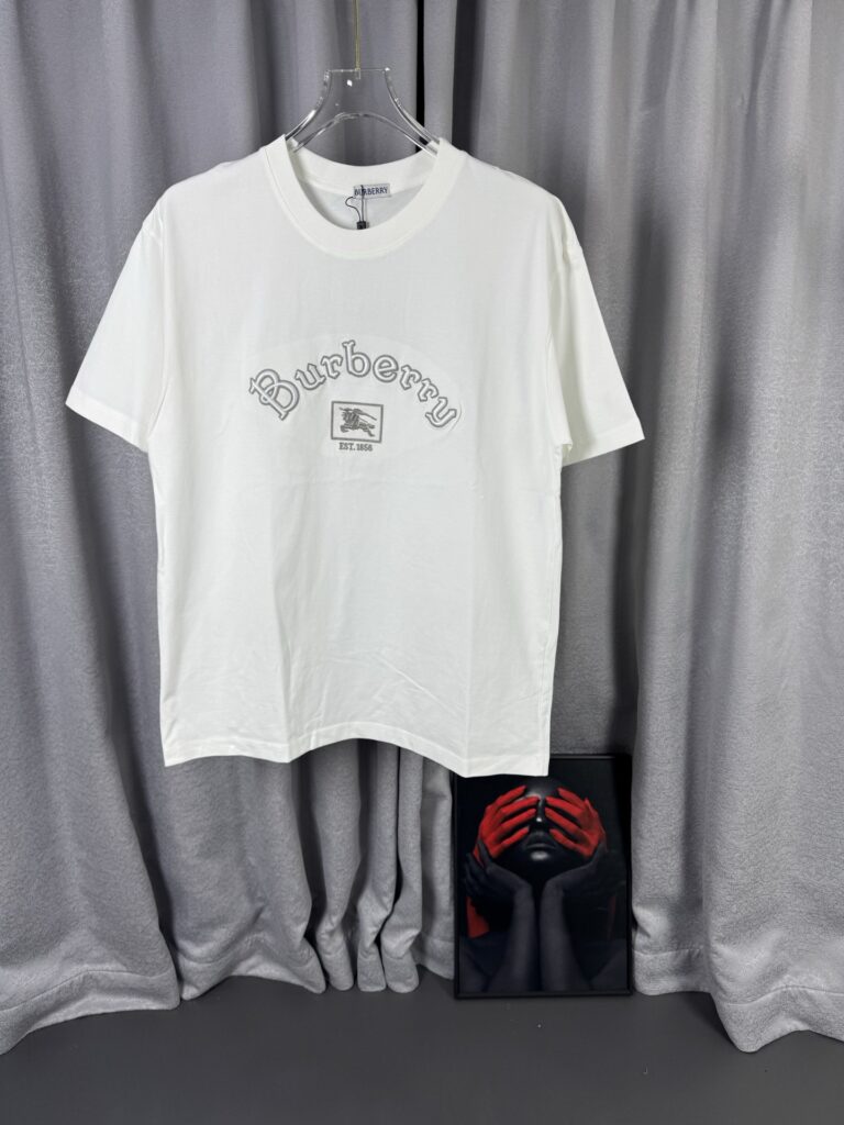 バーバリー「Burberry」 2026年春夏 コレクション Tシャツ