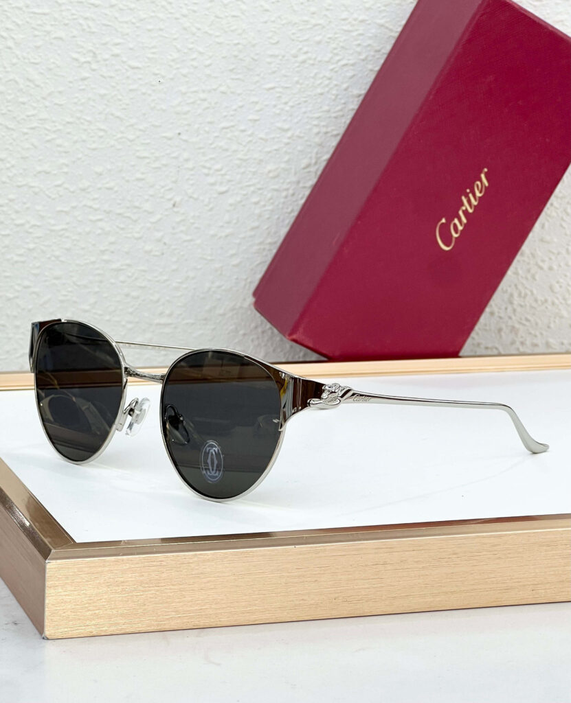 【高級品入庫】Cartier クラシカル貴族風サングラス「上質フレーム」