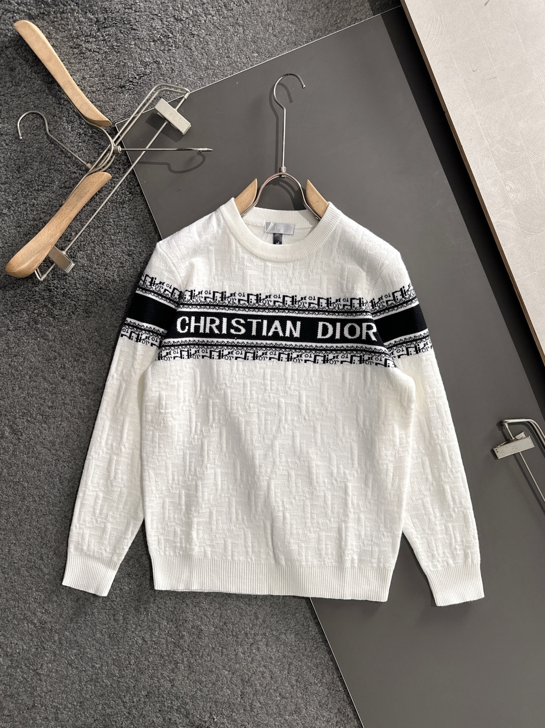 ディオール「Dior」秋冬ウールの丸ネックニットセーター