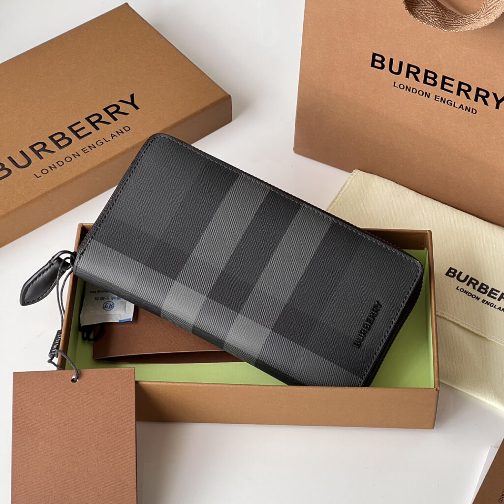 バーバリー「Burberry」ロンドン チェーン ジップ ウォレット