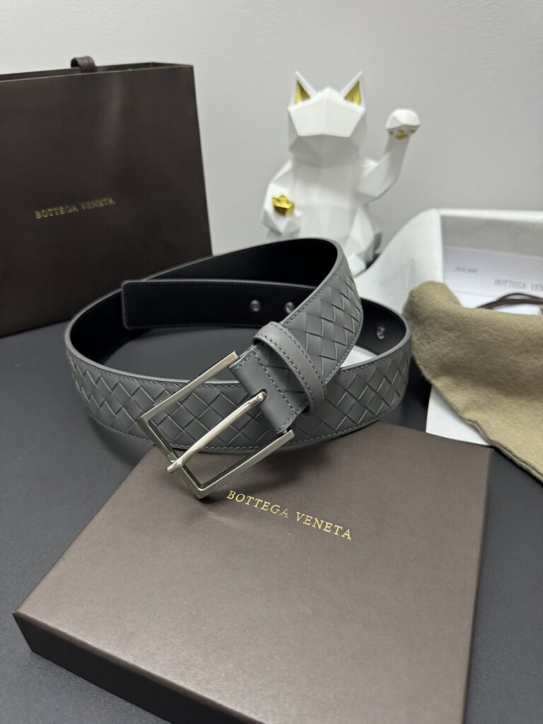 【ブランド品入庫】Bottega Veneta 上質素材ラグジュアリーベルト「全長約 100cm」