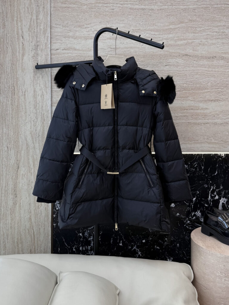 バーバリー「Burberry」秋冬レディースファー付き＆スリムフィットフード付きダウンジャケット
