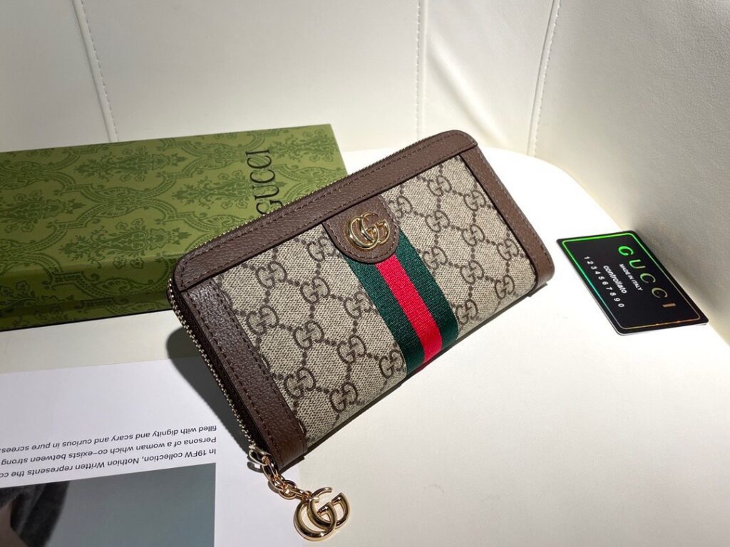 グッチ「Gucci」ジッパーウォレット