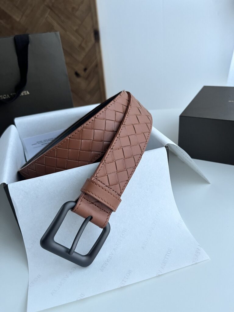 【ブランド品入庫】Bottega Veneta 上質素材ラグジュアリーベルト「全長約 100cm」