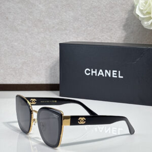 【新作到着】Chanel ハイセンスデザインサングラス「遮光レンズ搭載」
