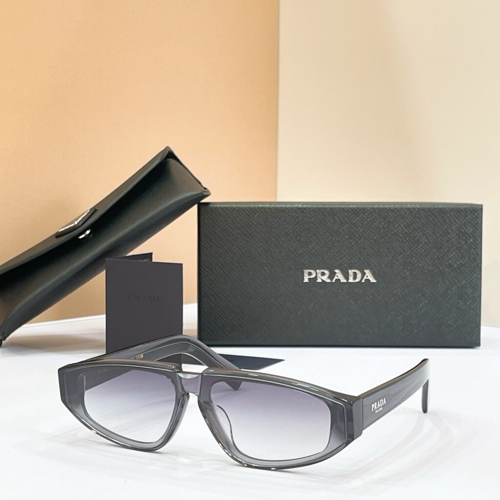 【厳選在庫】Prada ビジネス兼用高級サングラス「全天候遮光」