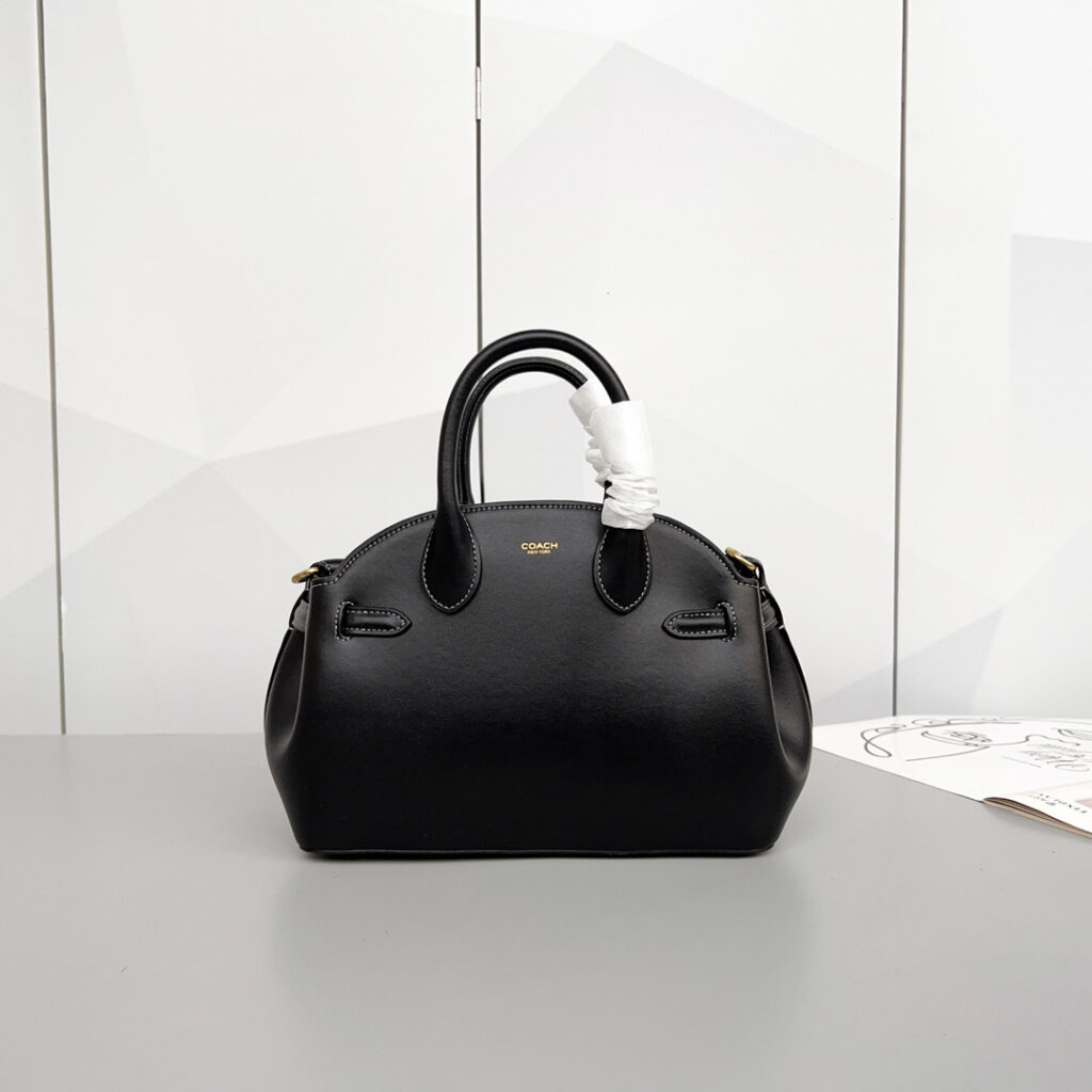 コーチ「Coach」EMPIRE 26 レザーハンドバッグ