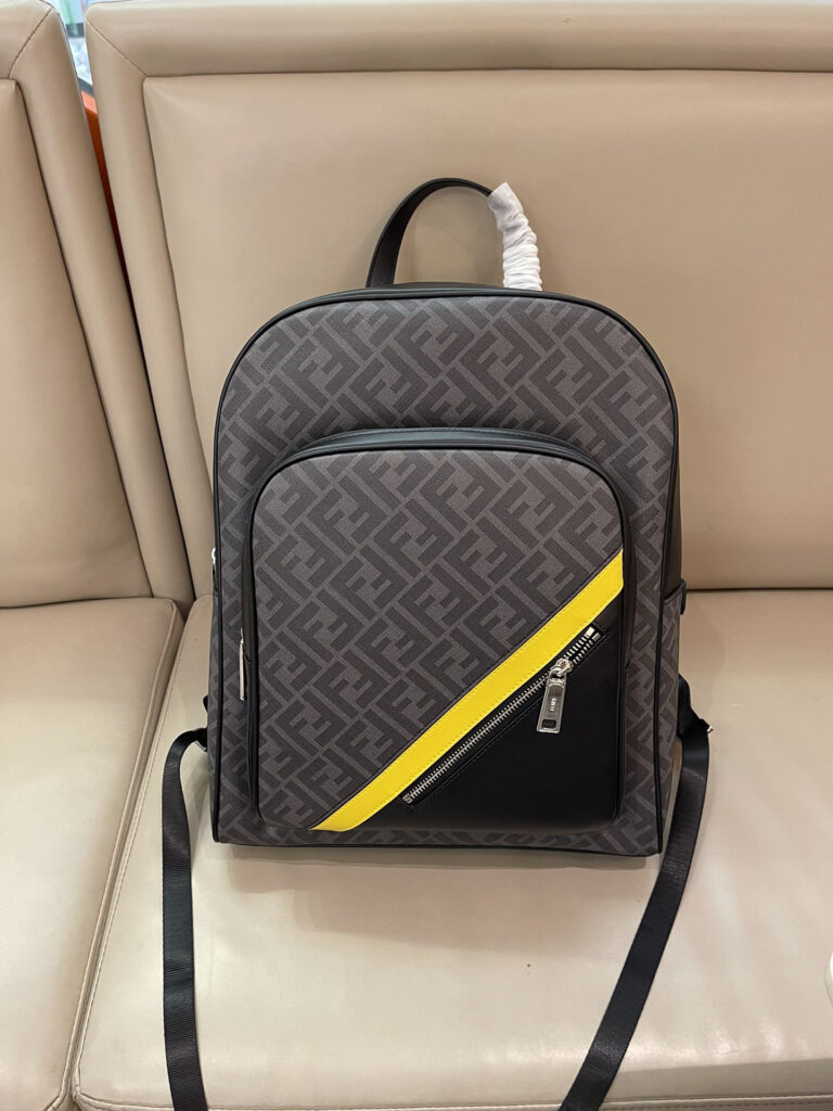 フェンディ「Fendi」ストライク メンズ バックパック