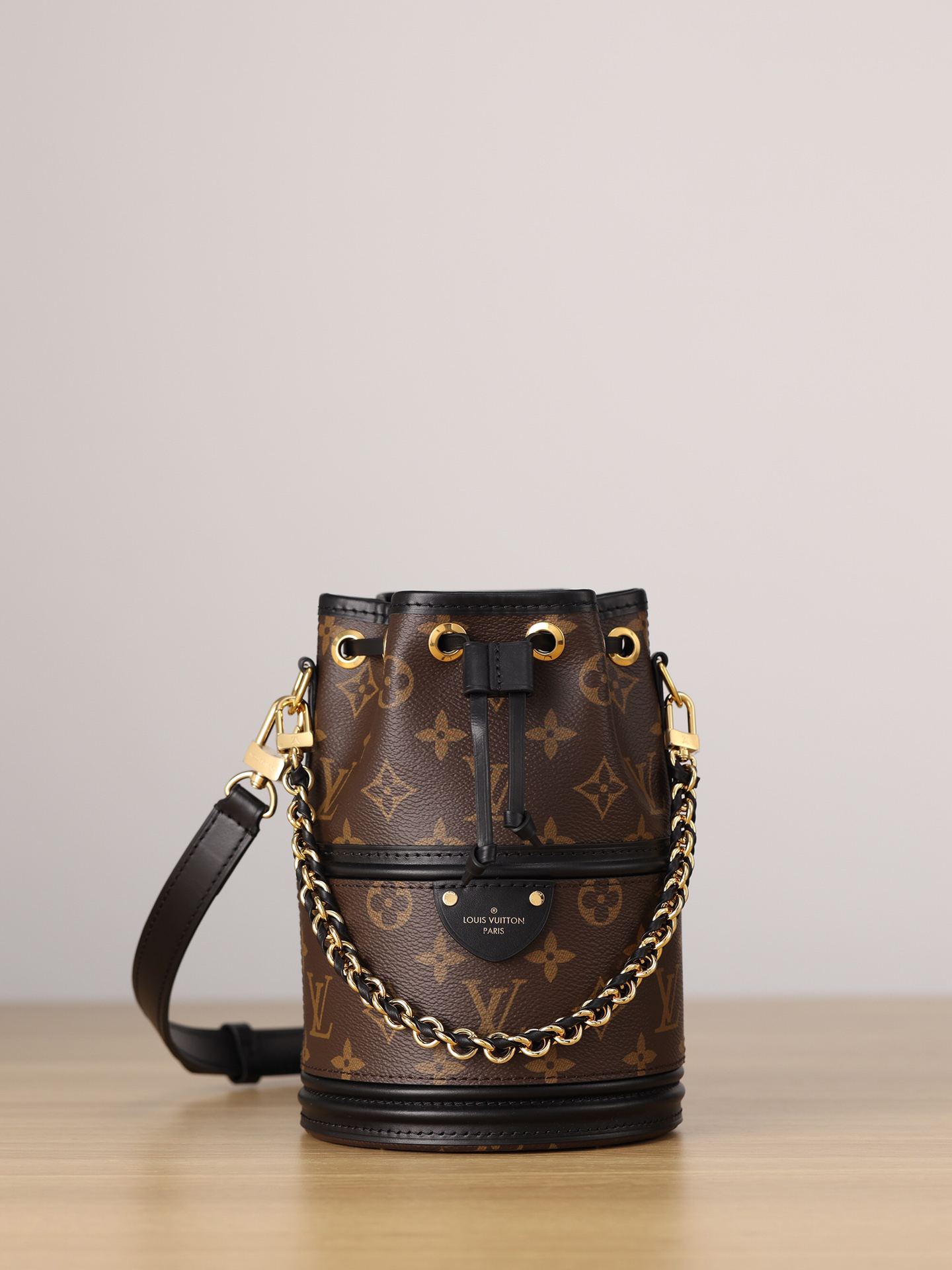 ルイ・ヴィトン「Louis Vuitton」チェーン CANOÉ ハンドバッグ