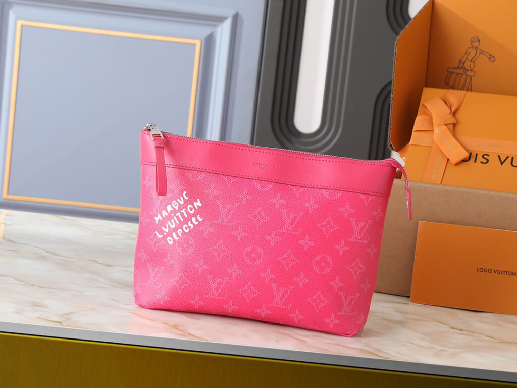 ルイ・ヴィトン「Louis Vuitton」ポシェット･ヴォワヤージュ スープル