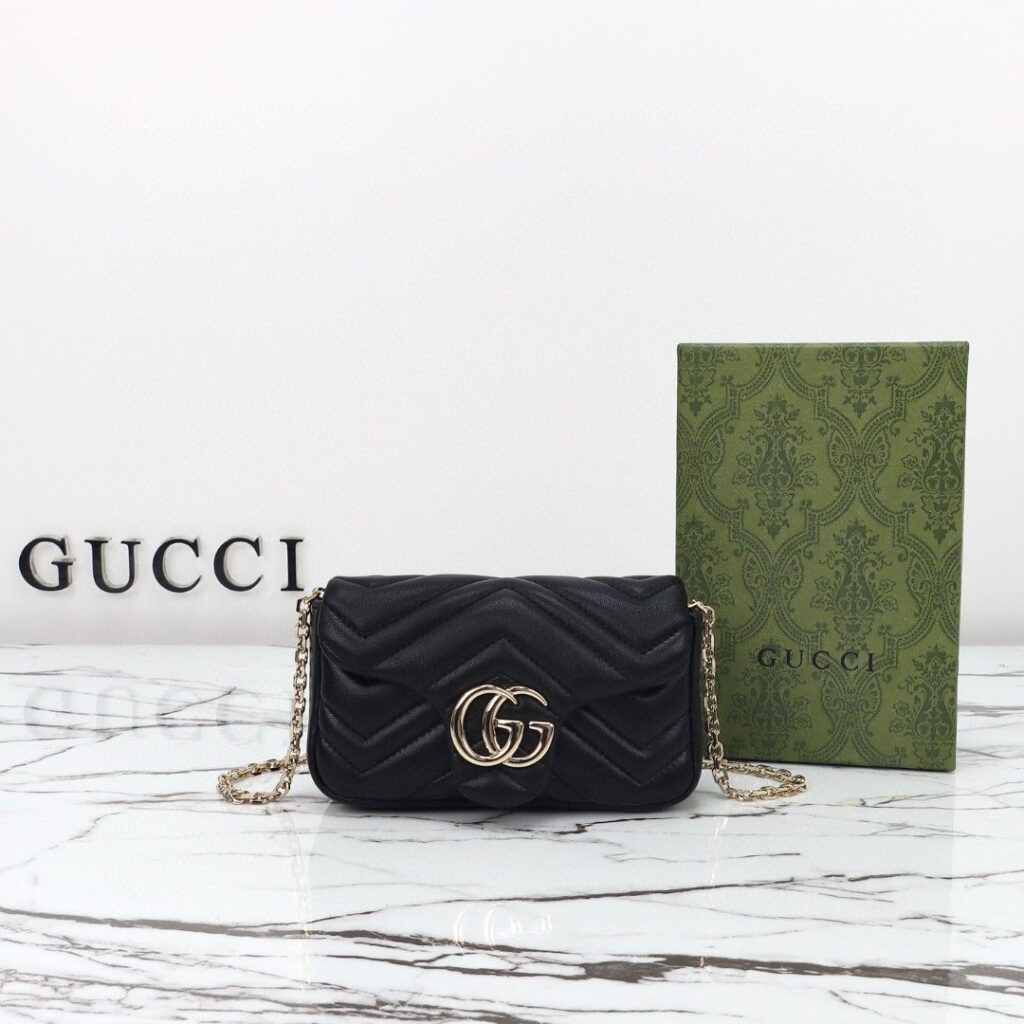 グッチ〔GGマーモント〕ミニ ショルダーバッグ「GG Marmont Bag」