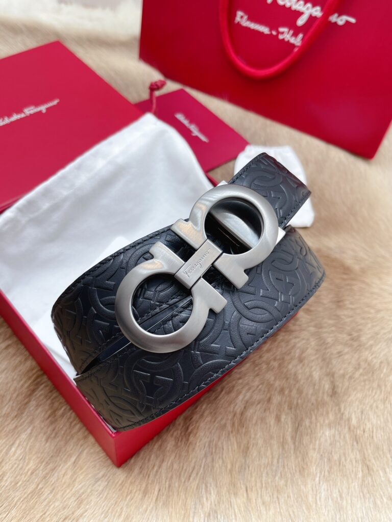 【新規倉庫入り】Salvatore Ferragamo 職人仕上げ高級ベルト「全長約 100cm」