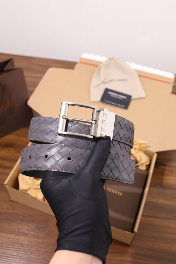 【ブランド品入庫】Bottega Veneta 上質素材ラグジュアリーベルト「全長約 100cm」