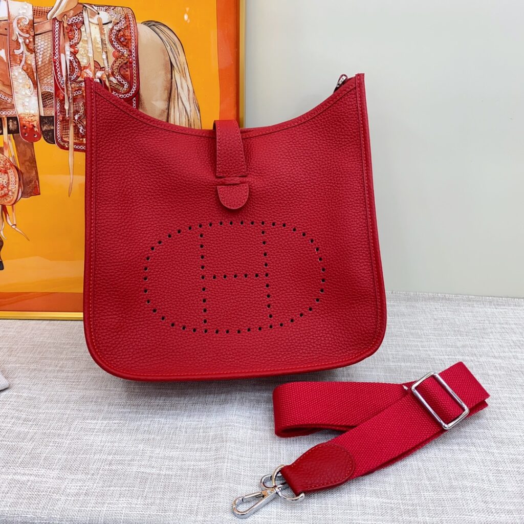 エルメス エヴリン 25/28/30 バッグ 3色「Evelyne Bag」