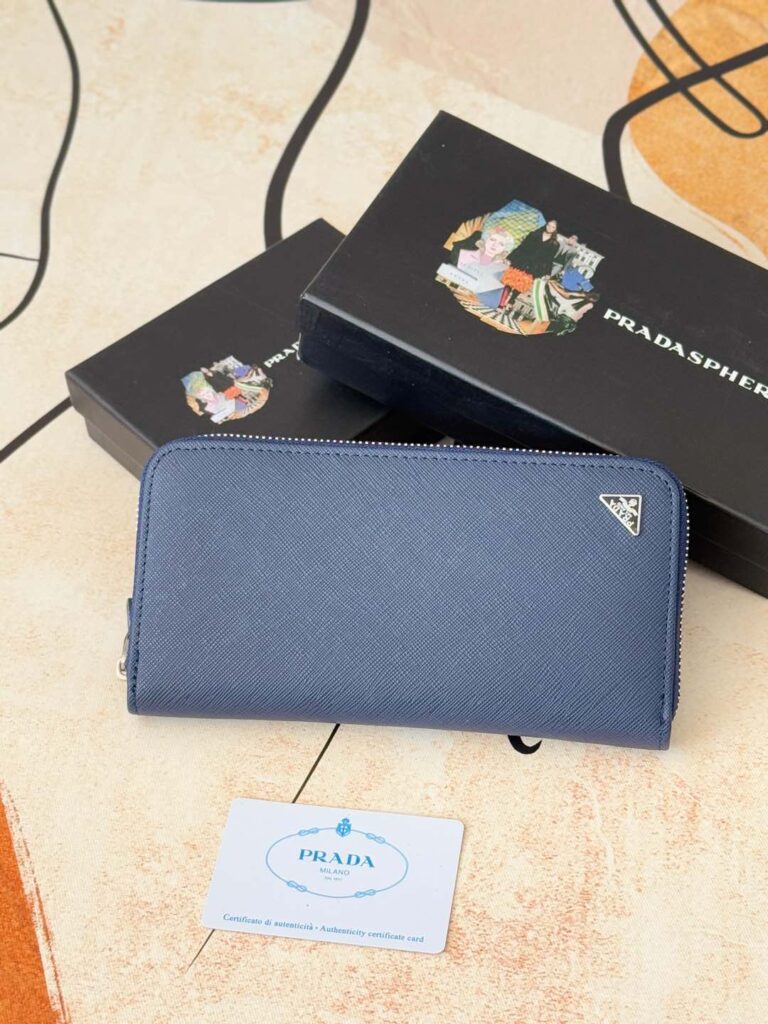 プラダ「PRADA」サフィアーノレザー 財布