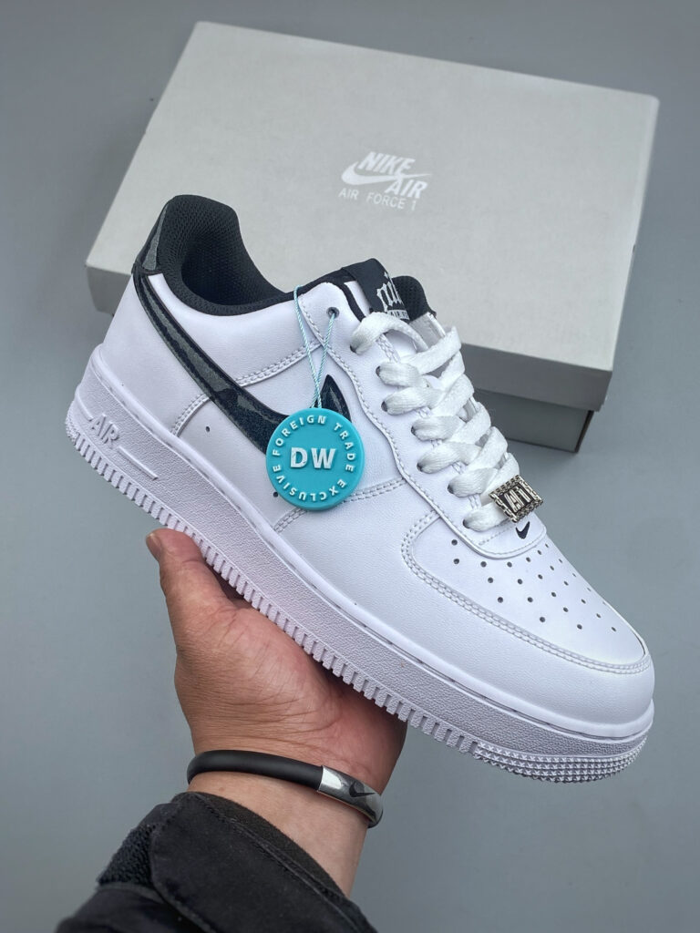 ナイキ エア フォース 1 トレンドスニーカー「Nike Air Force 1」