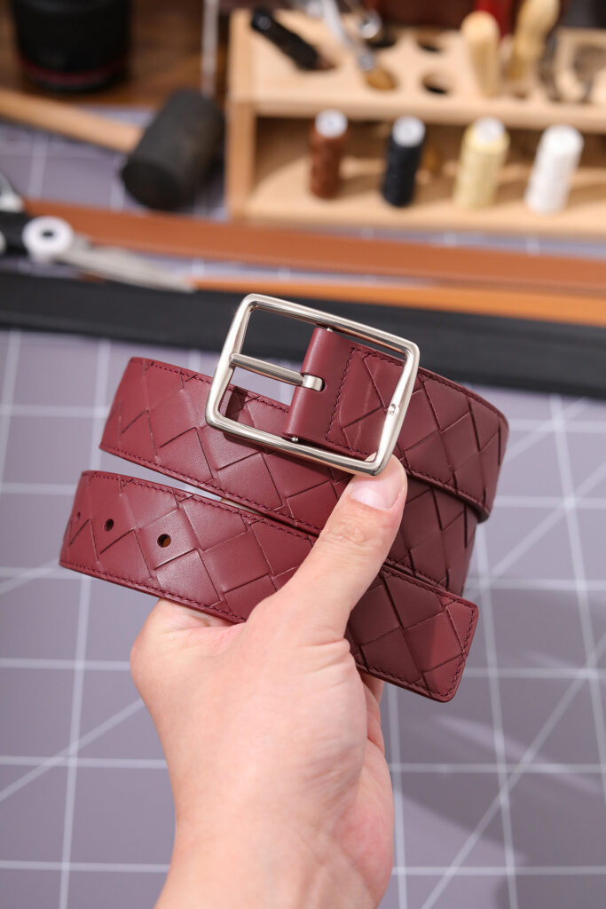 【ブランド品入庫】Bottega Veneta 上質素材ラグジュアリーベルト「全長約 100cm」
