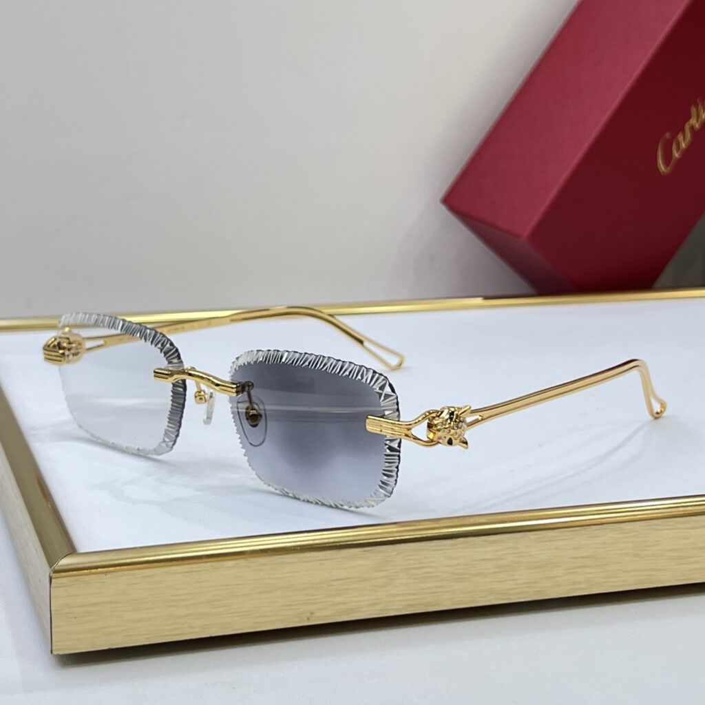 【高級品入庫】Cartier クラシカル貴族風サングラス「上質フレーム」