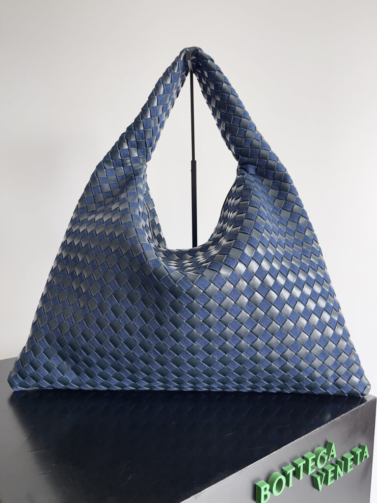 ボッテガ・ヴェネタ「Bottega Veneta」HOP デニム＆レザー ラージショルダーバッグ
